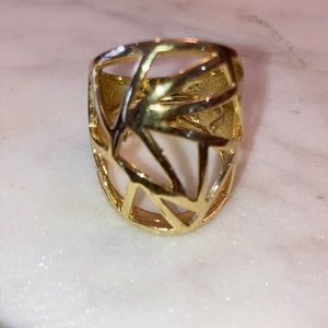 Geometric Gold-tone Statement Ring 🌟